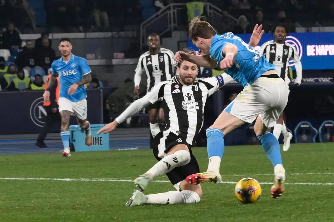 关于那不勒斯主场被罗马击溃，难掩颓势的信息