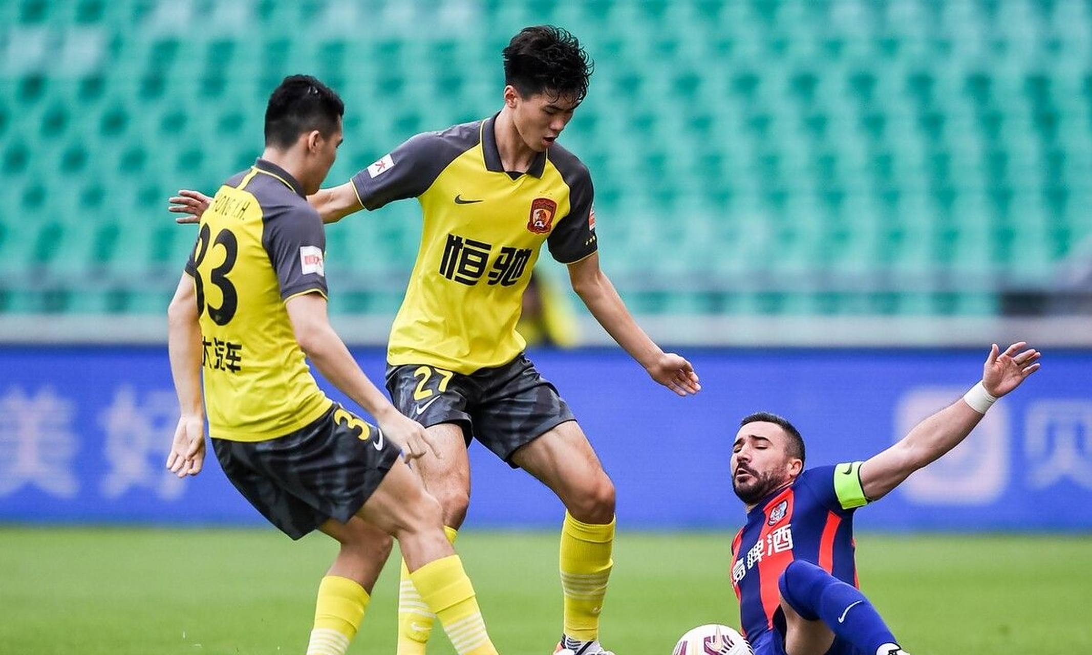 半岛体育投注-湖北队全员发威，大胜对手取得胜利