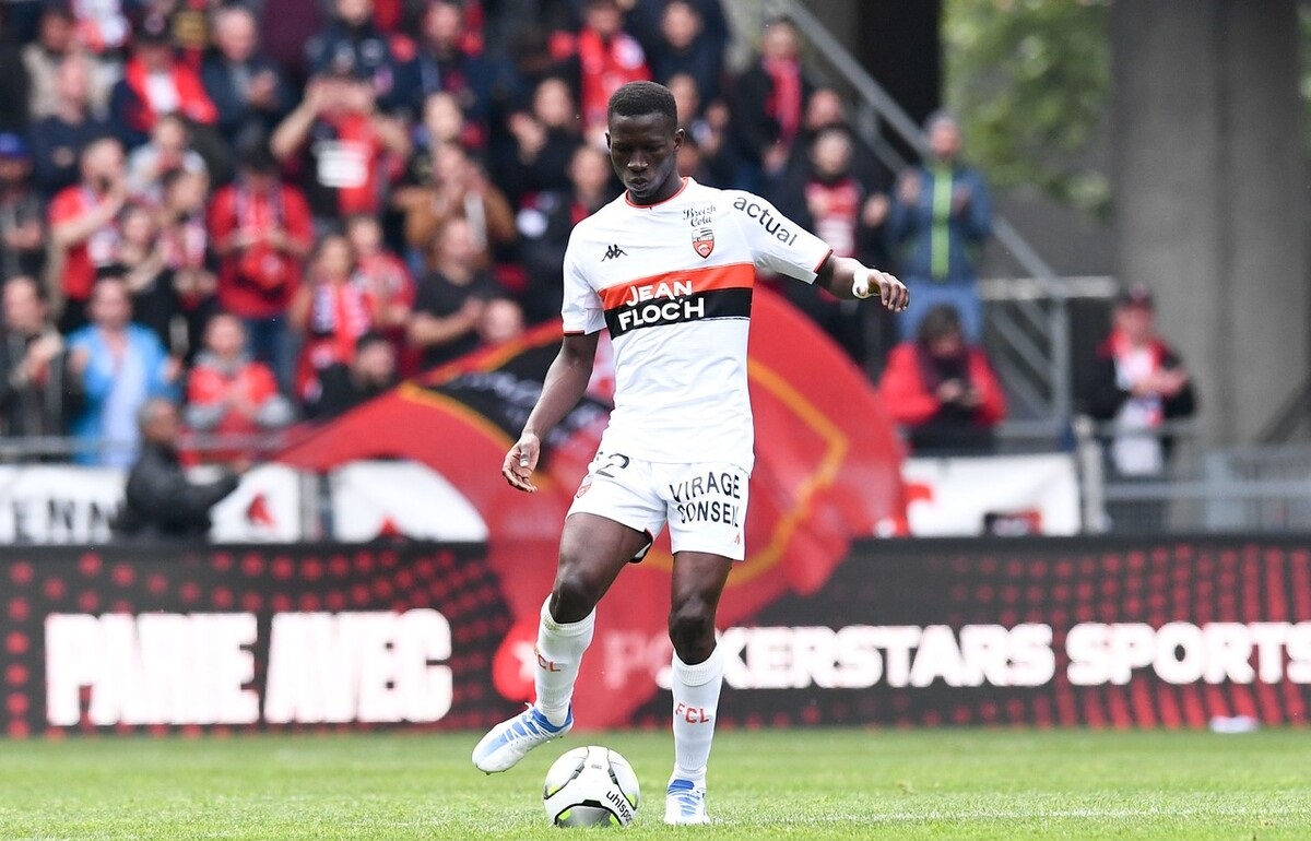 半岛体育在线登录-关于洛里昂主场失利，保级压力再次升级的信息