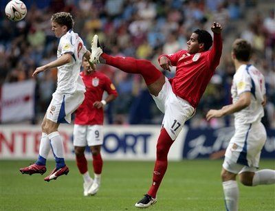 半岛体育网站-足球巨星云集，一战成名谁能胜出？的简单介绍