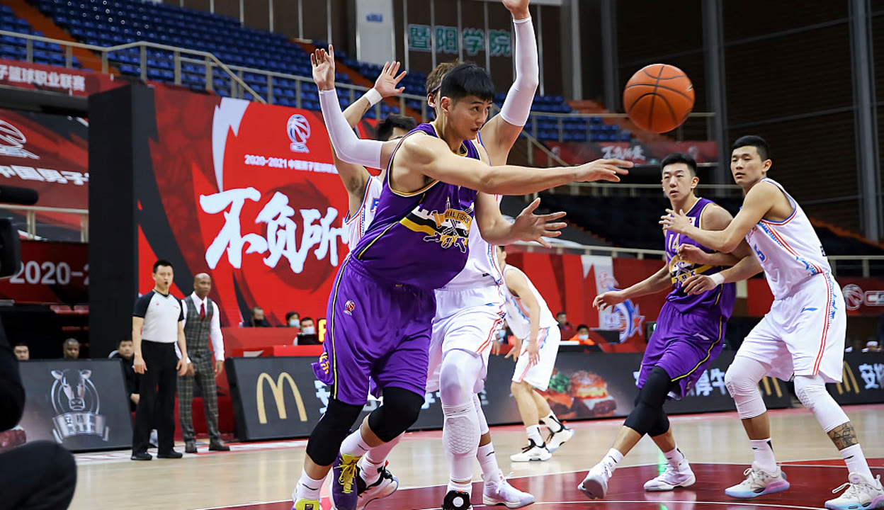 重庆男篮力克对手，取得胜利