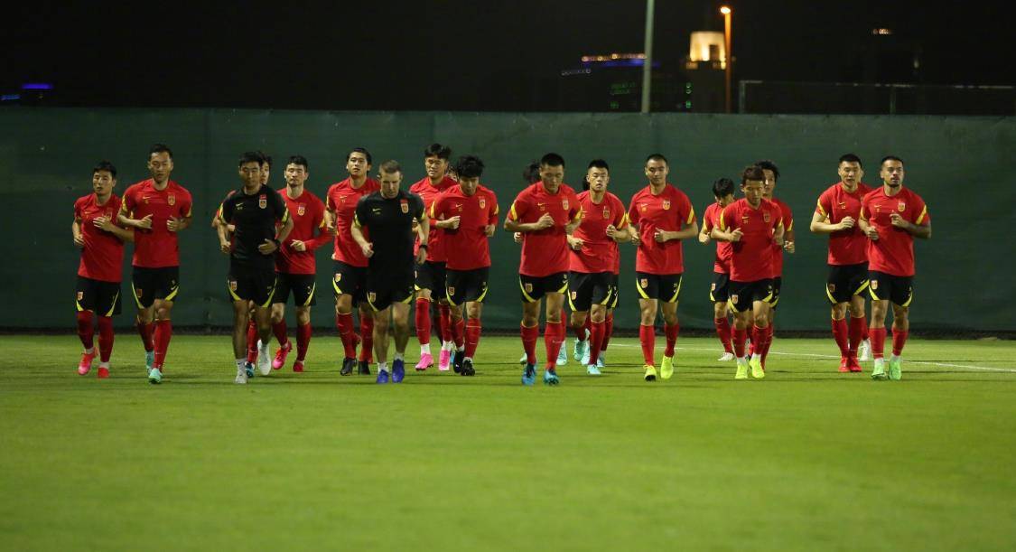 包含鲁能遭遇惨败，球迷心情跌宕起伏的词条