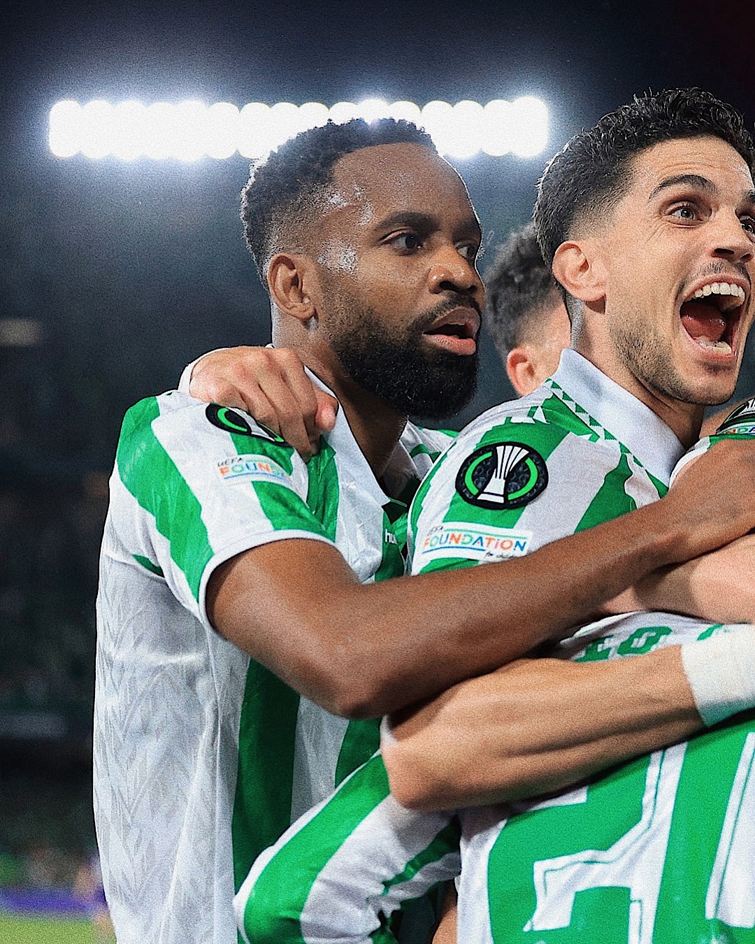 半岛体育网页版-全球足球比赛热度持续升温，球迷热情高涨的简单介绍