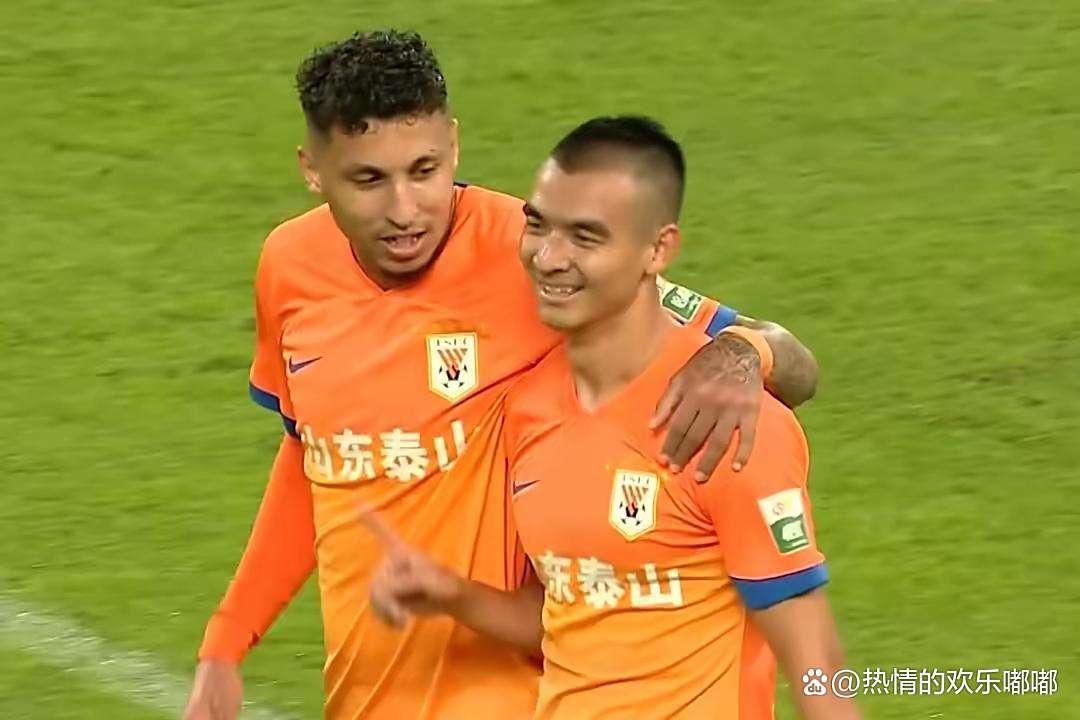 包含传闻内幕曝光，球员转会风波引发球迷热议的词条