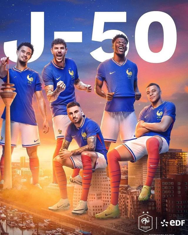 关于足球赛事的激情角逐让人热血沸腾的信息