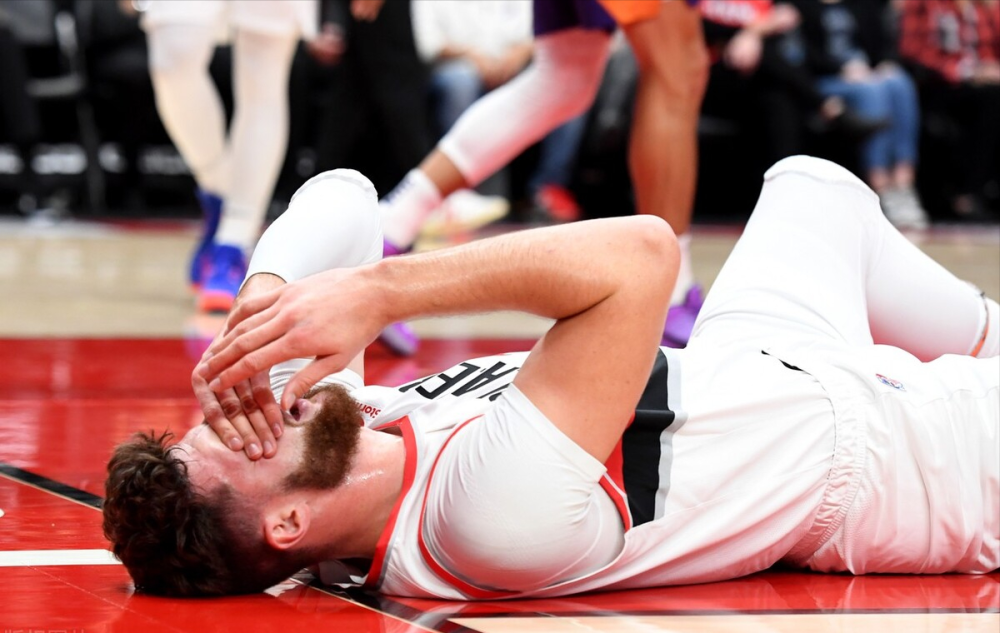 包含开拓者队遭遇失败，总决赛梦碎的词条