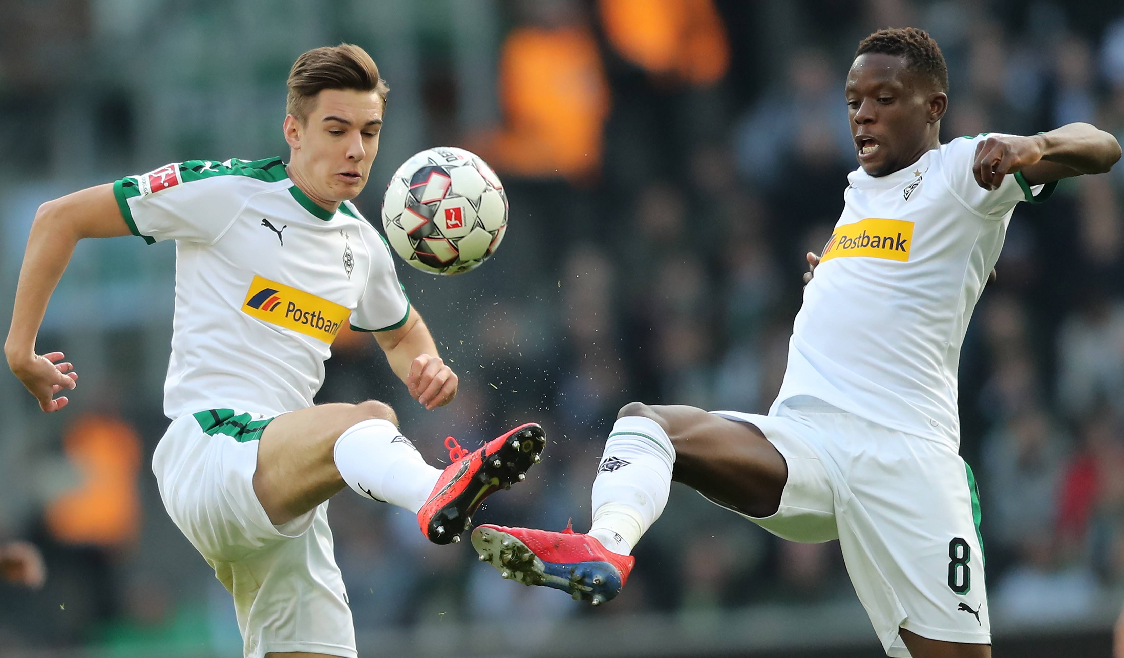 半岛体育在线-莱比锡红牛主场遭遇惨败，战绩稳步下滑的简单介绍