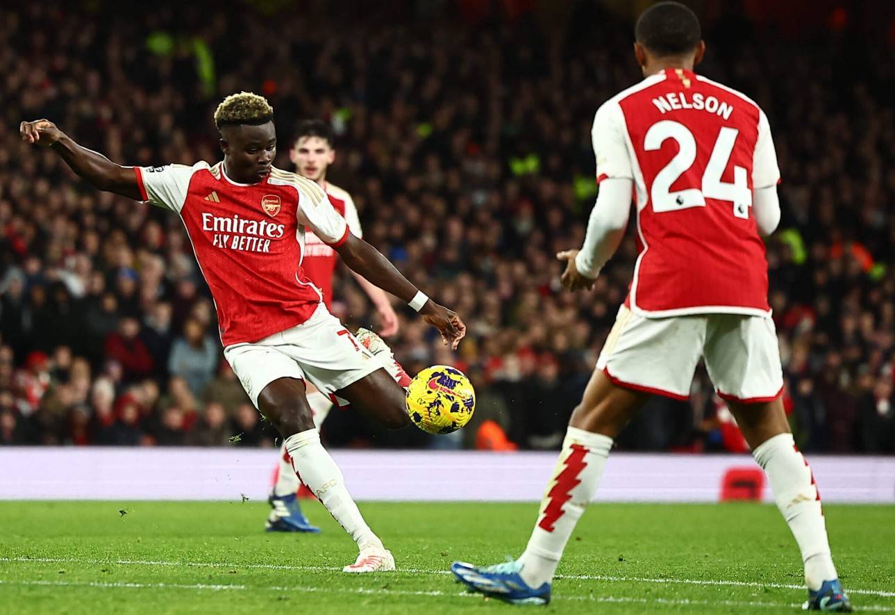 狼队击败富勒姆，阿森纳领先