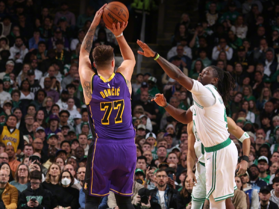 黄蜂惊险战胜湖人，迅速扭转连败势头的简单介绍