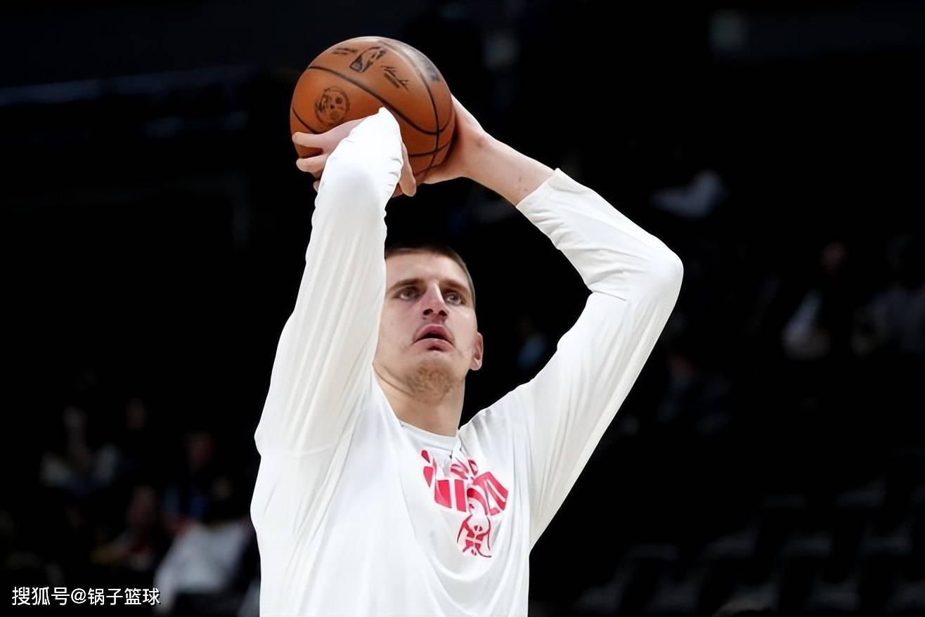 半岛体育网址-美洲篮球赛东道主迎来背靠背大胜