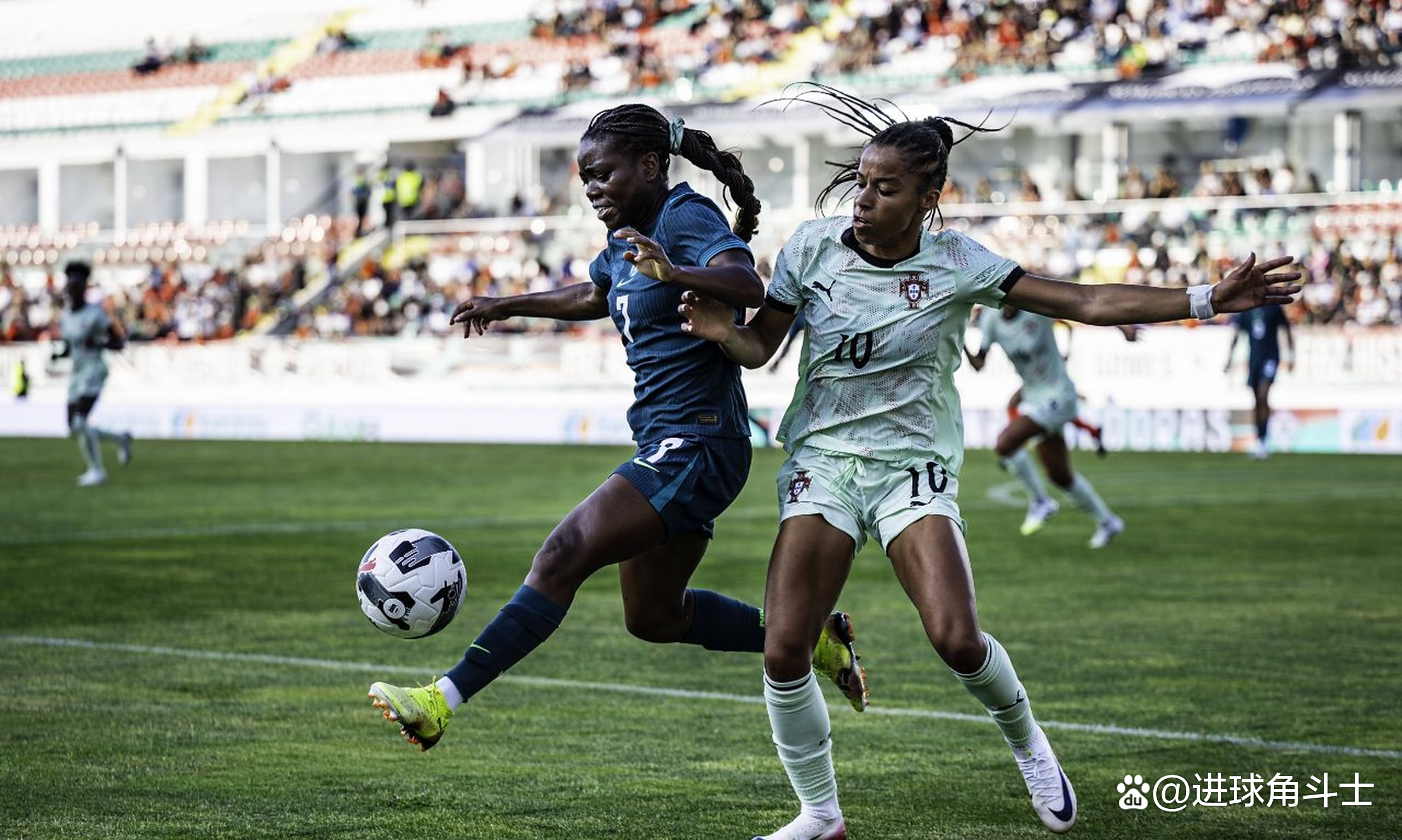 半岛体育平台-加拿大女足队蓄势待发，备战北美锦标赛